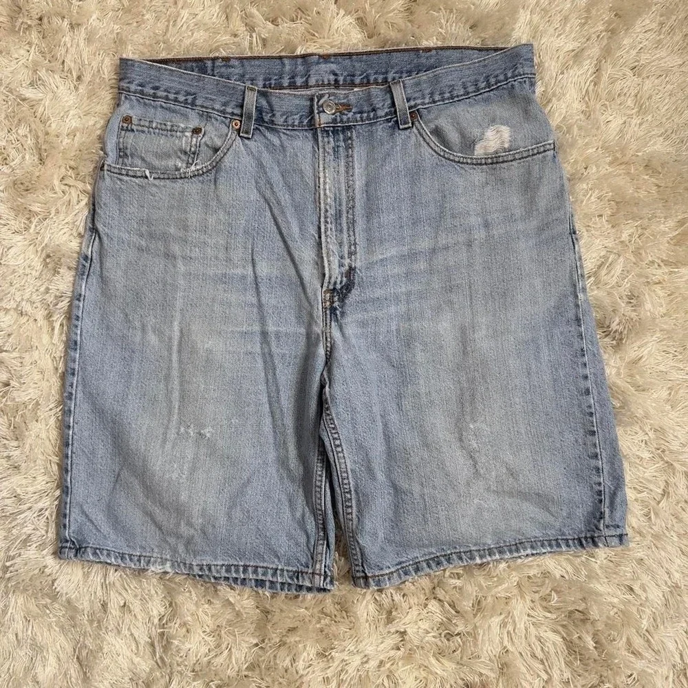 Vintage Levi's 550 Denim Jorts Light Wash Relaxed Fit Black Bat Wing Size 38W